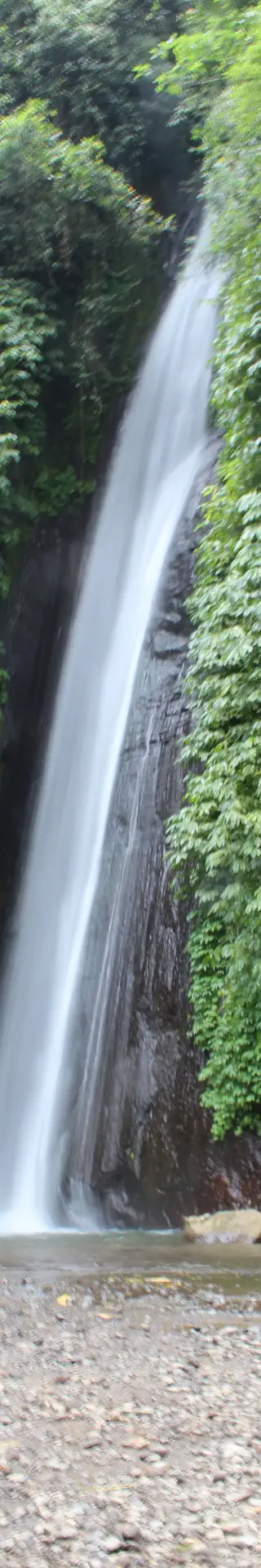 Der Wasserfall von Munduk